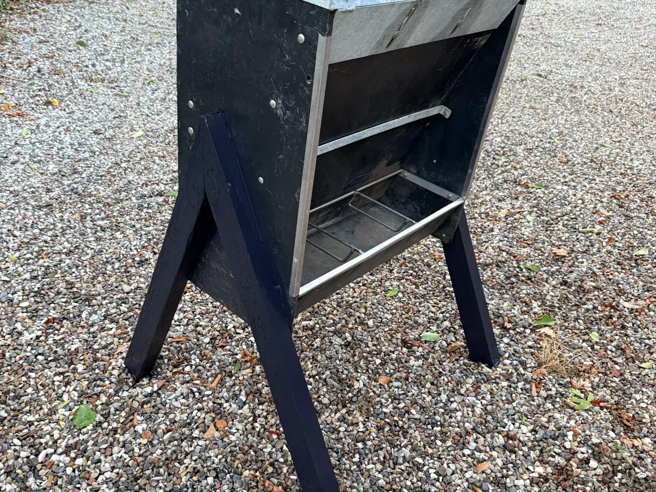 Billede 3 - Foderautomat - Fodertønde