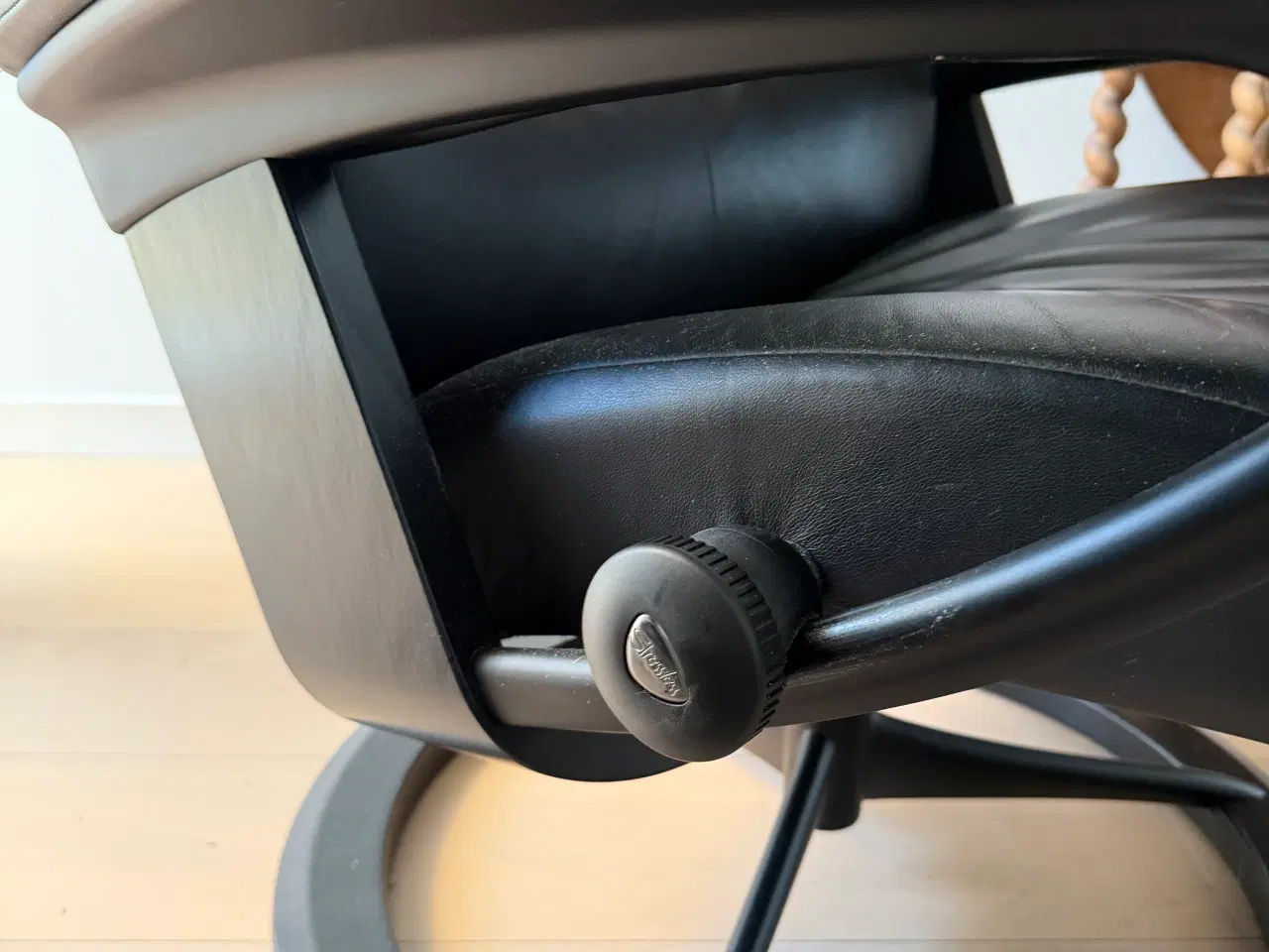 Billede 3 - 2 Stressless lænestole med 1 skammel