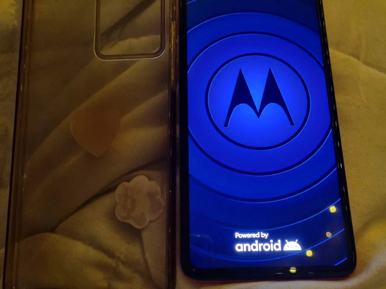 Billede 3 - Motorola g84 256 GB rød