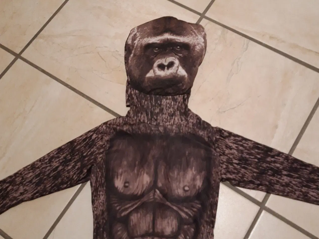 Billede 3 - Gorilla morphsuits str. 6 - 8 år