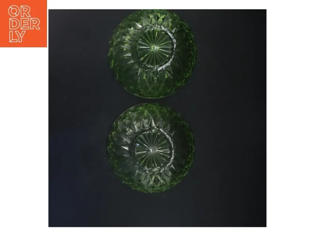 Billede 2 - Grønne facetslebne glasskåle (str. Ø. 17,5 cm. 2 styk)