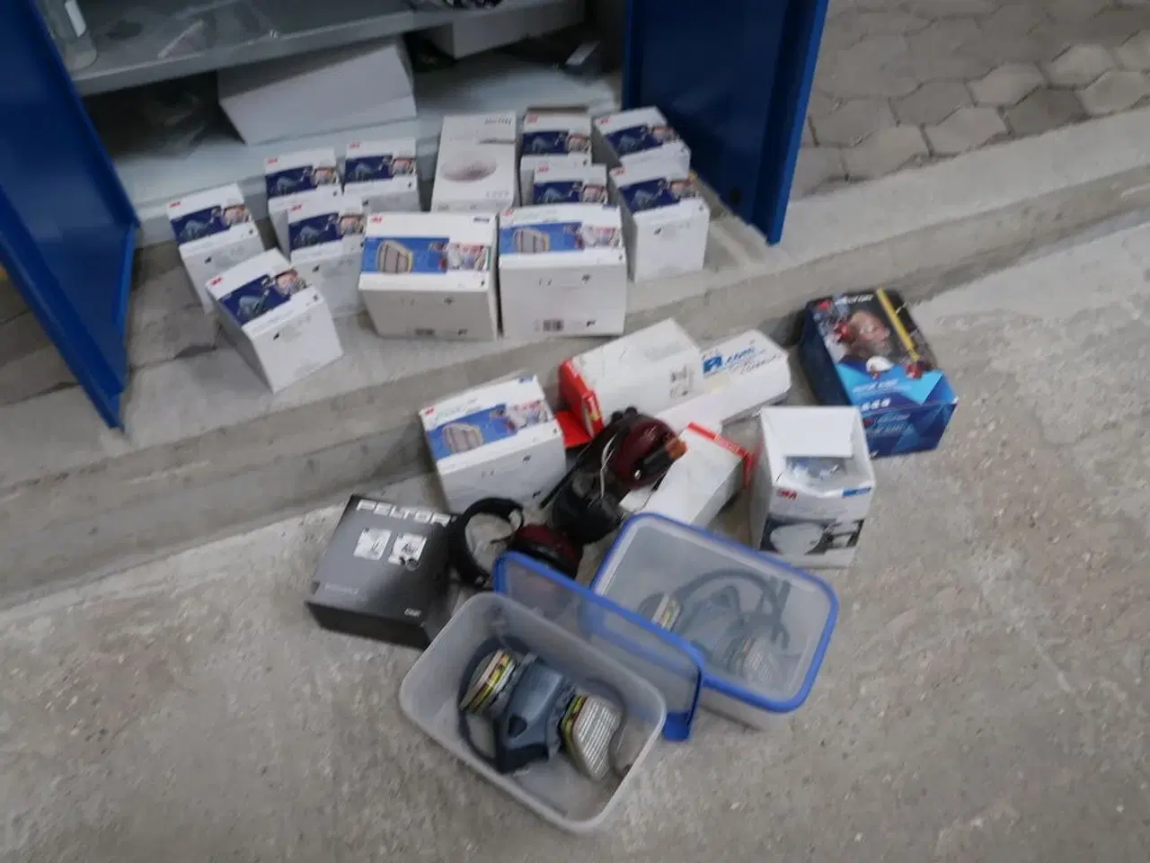 Billede 1 - Div. Åndedrætsværn 3M, filtre, masker m.m.