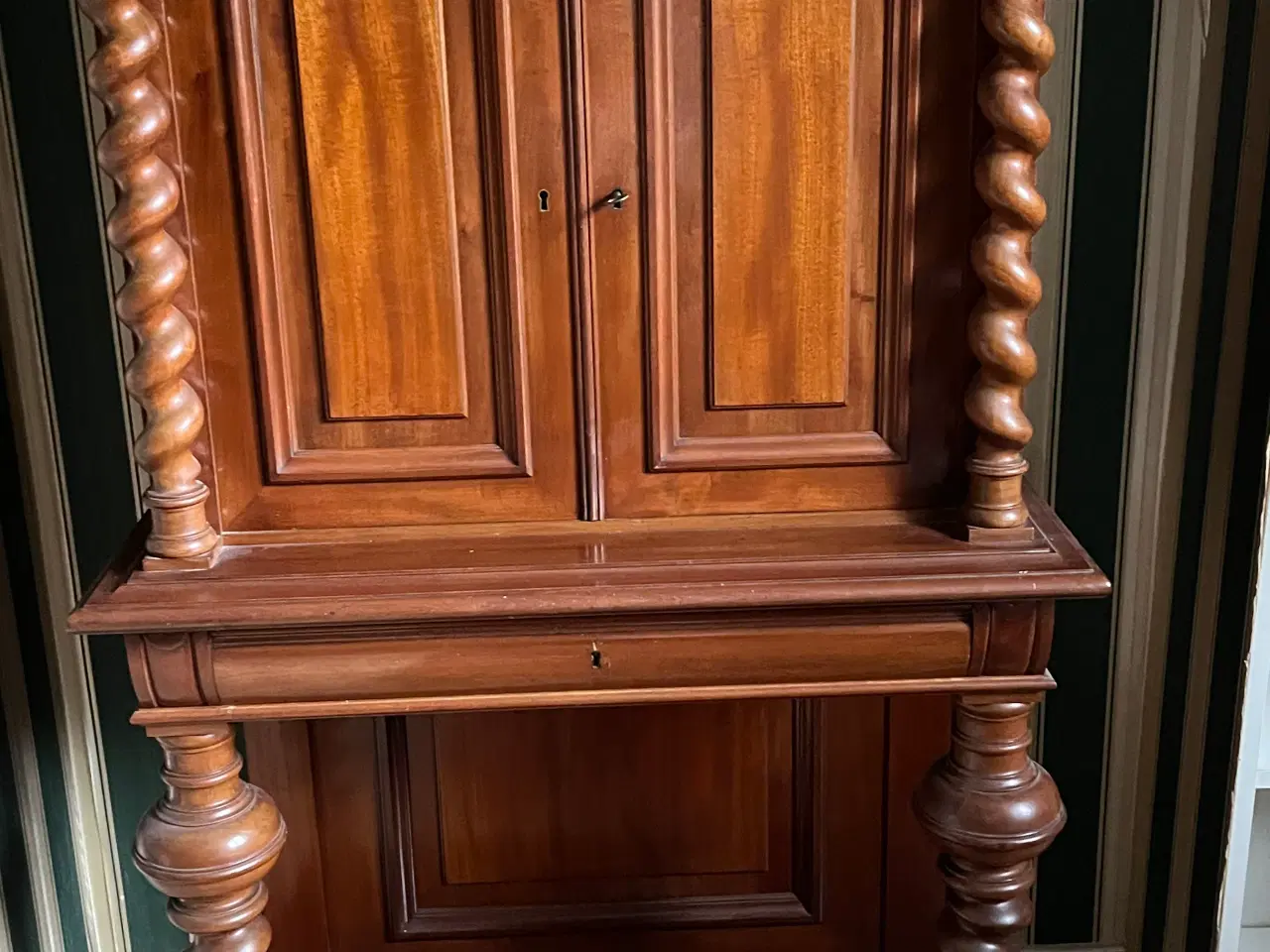 Billede 1 - Tobaksskab