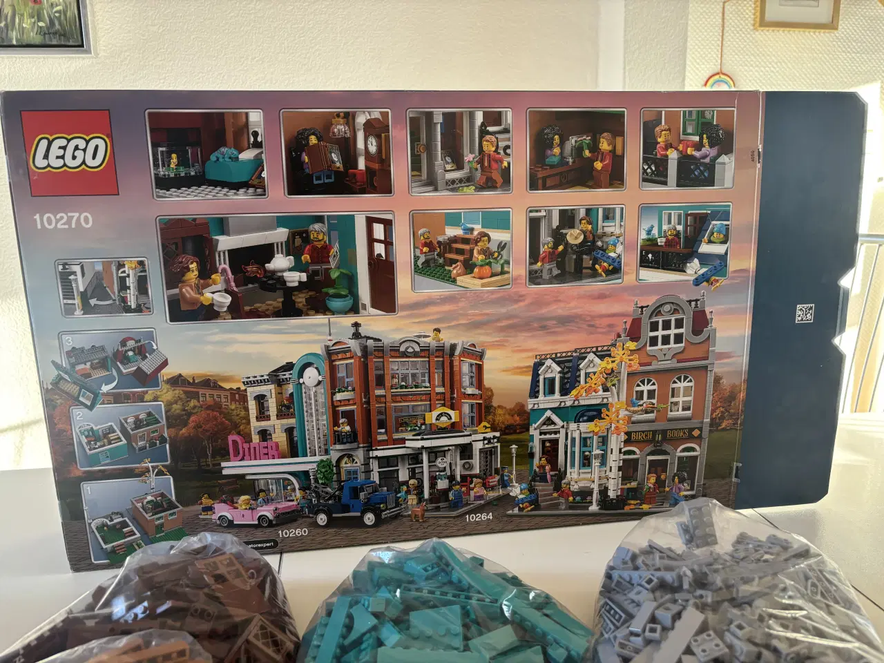 Billede 1 - 10270. LEGO Creator boghandel og byhus. 