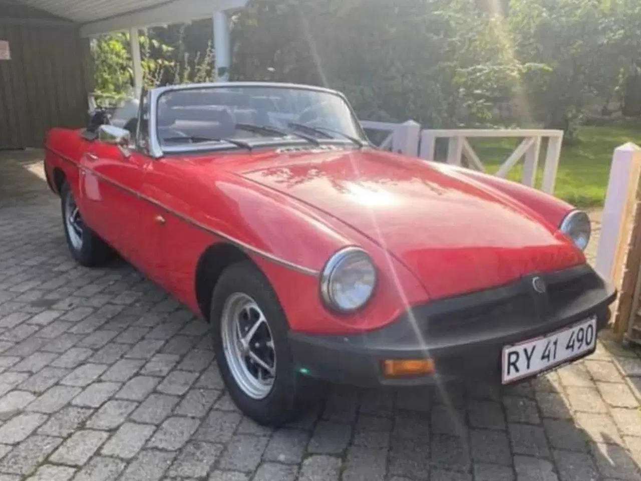 Billede 1 - Flot MGB fra 76 med nyere dæk og ny renoveret karb