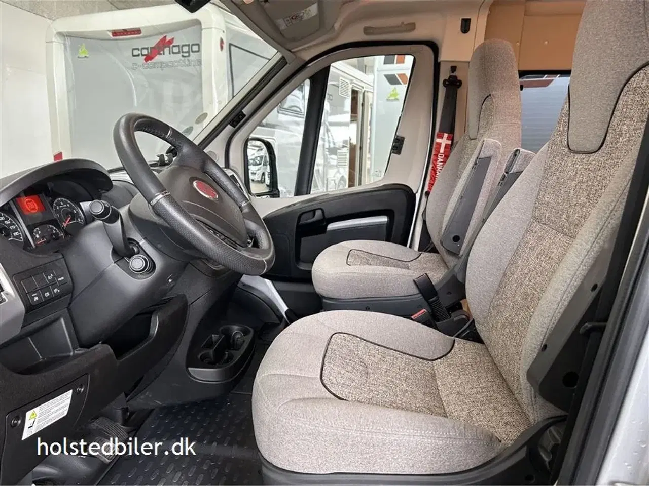 Billede 5 - 2021 - Carthago van 640 LE Chaming   Luksus van med enkeltsenge og automatgear