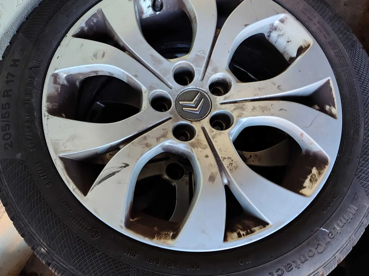 Billede 1 - Lovlige og godkendte vinterdæk 17"