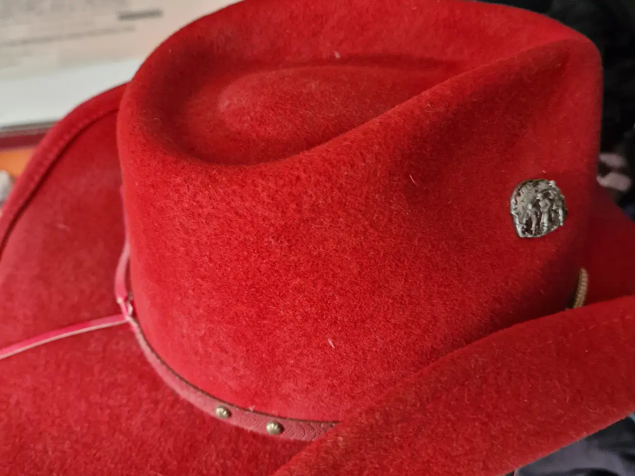 Billede 3 - Line dance hat BULLHIDE rød filt