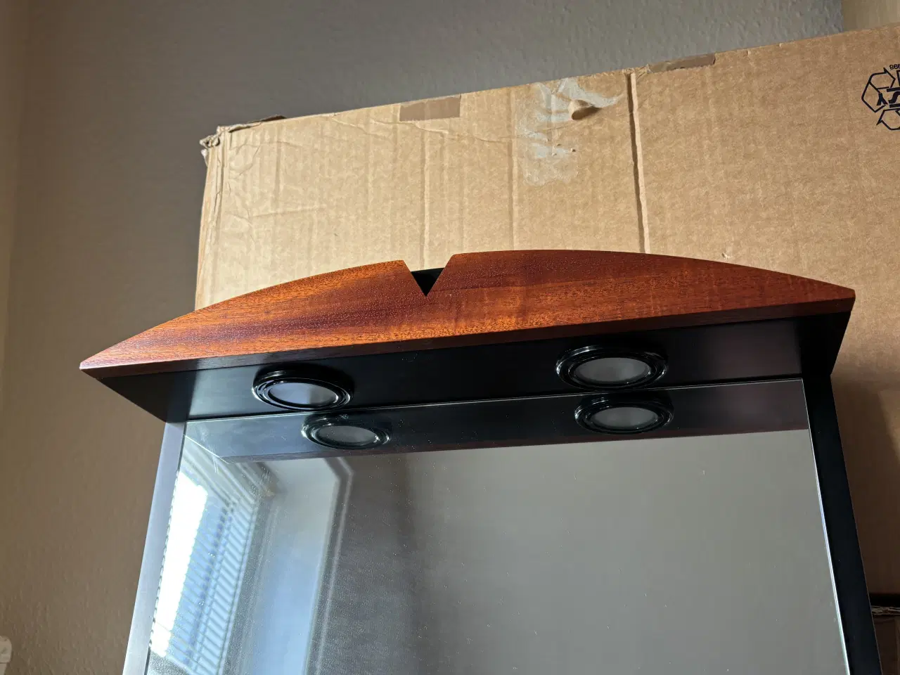 Billede 2 - Entre spejl med knag og LED lys i kirsebær