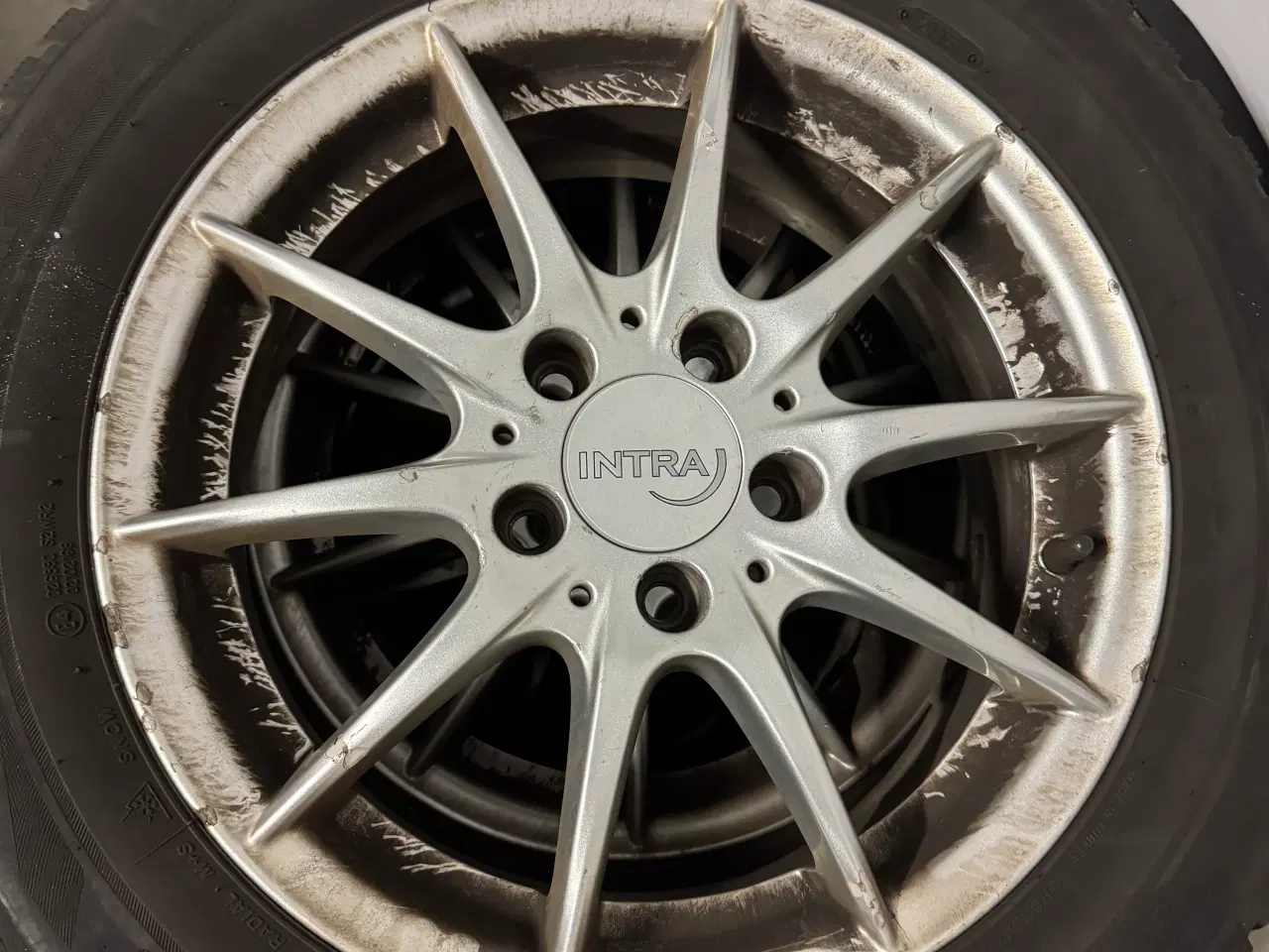 Billede 3 - 4x vinterhjul: INTRA alufælge med 4x vinterdæk 205