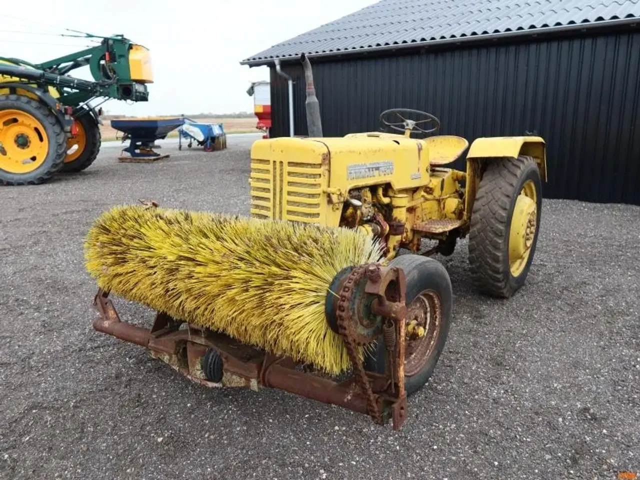 Billede 1 - TRAKTOR, Farmall