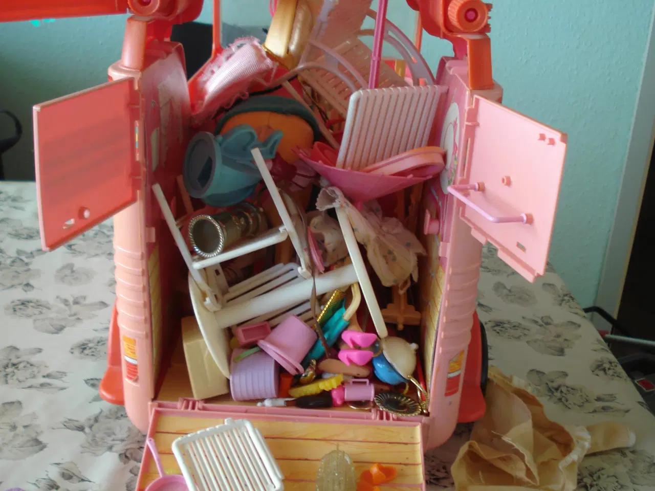 Billede 2 - Barbie trailer