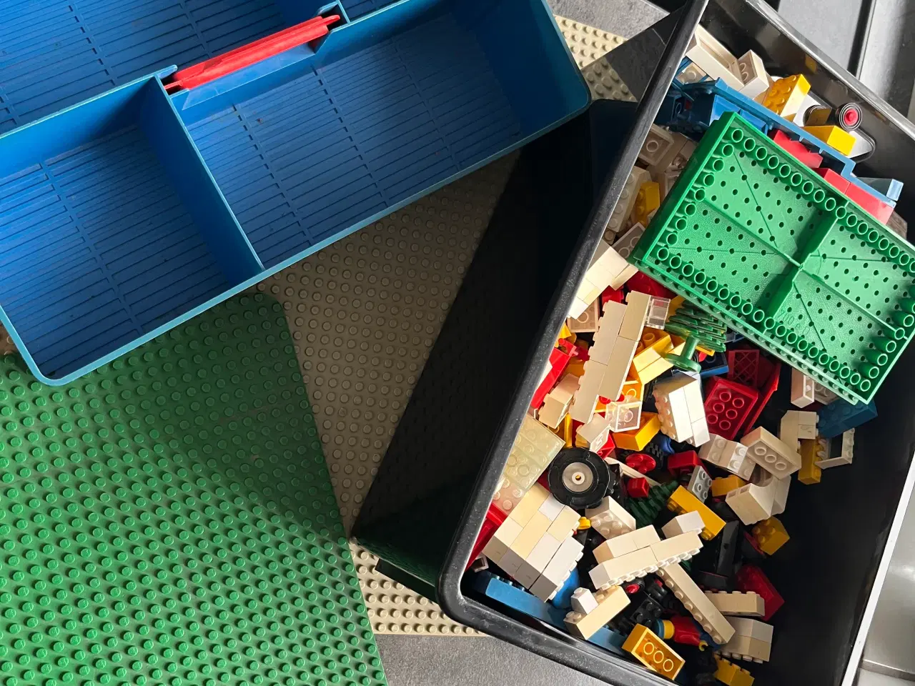 Billede 3 - Masser af LEGO