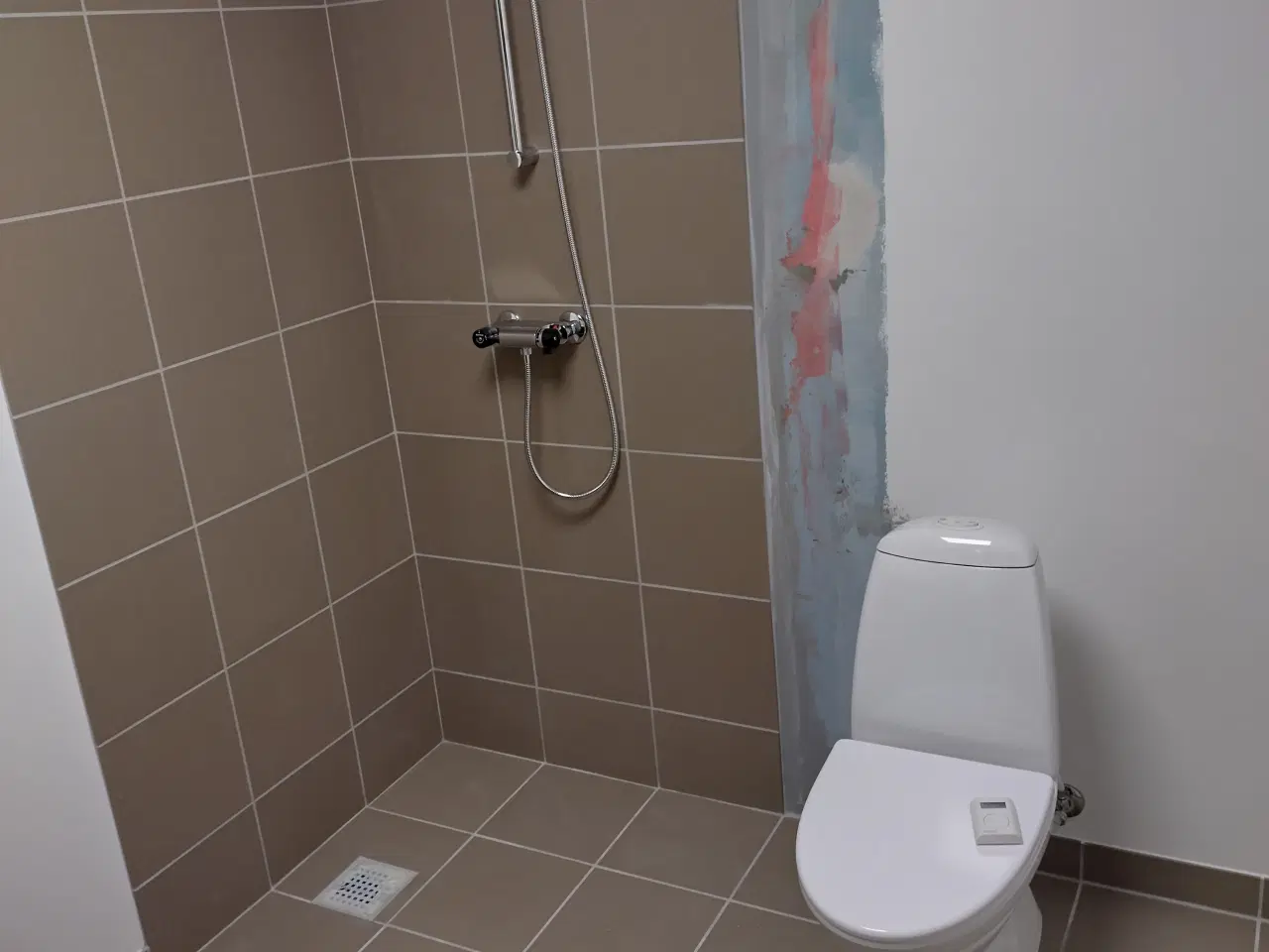 Billede 1 - Ny Istandsat butikslokale udlejes