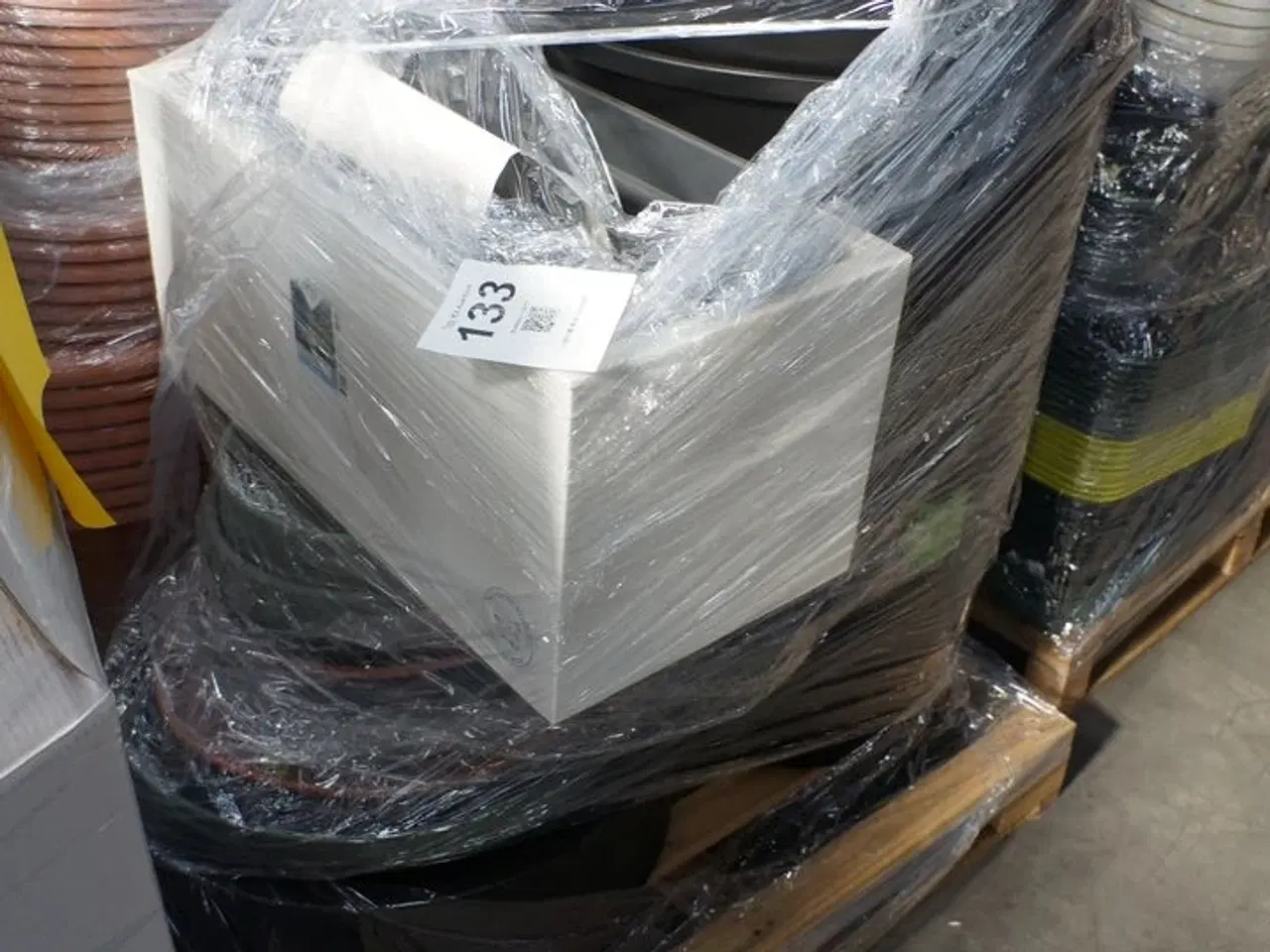 Billede 1 - Palle med diverse plastspande