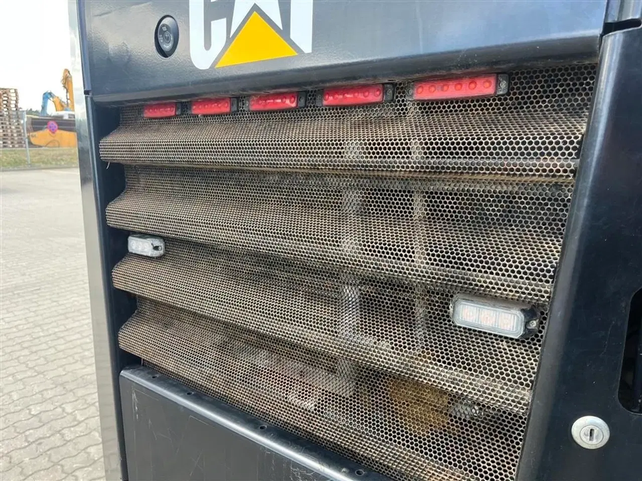 Billede 2 - Caterpillar 259D Med afretter-Powerrake-klippehoved solvl og gafler