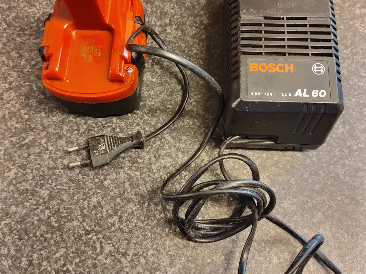 Billede 1 - Bosch batteri & oplader.