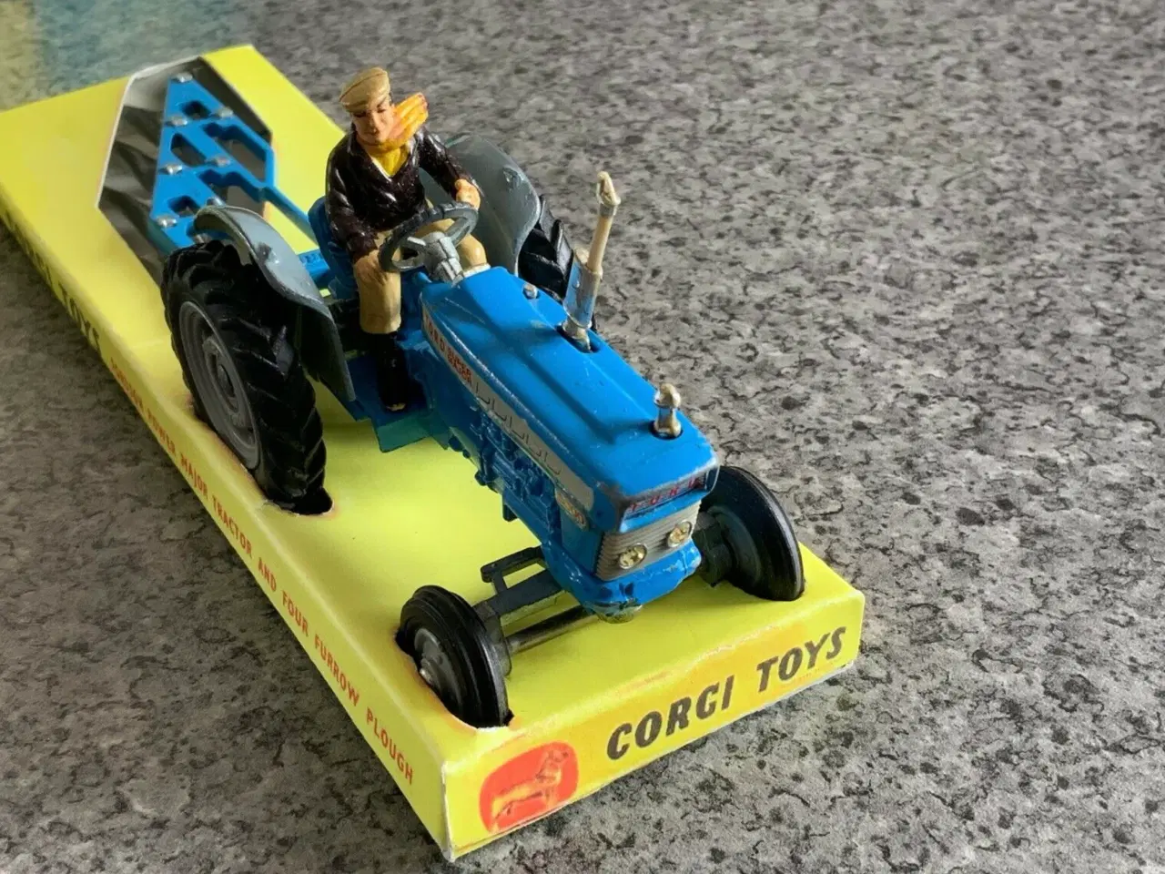 Billede 5 - Corgi Toys No. 13 Gift Set Ford 5000 Tractor 