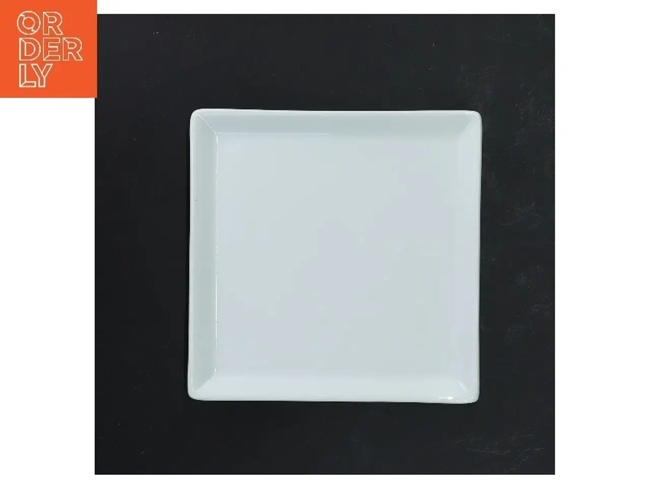 Billede 2 - Kvadratiske tallerkener i porcelæn fra Aida (str. 15x15 cm)