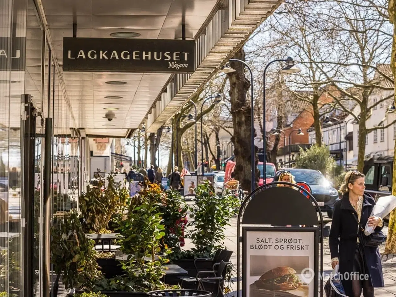 Billede 3 - Kontorlejemål med stor synlighed lige ved Lyngby Storcenter og Magasin