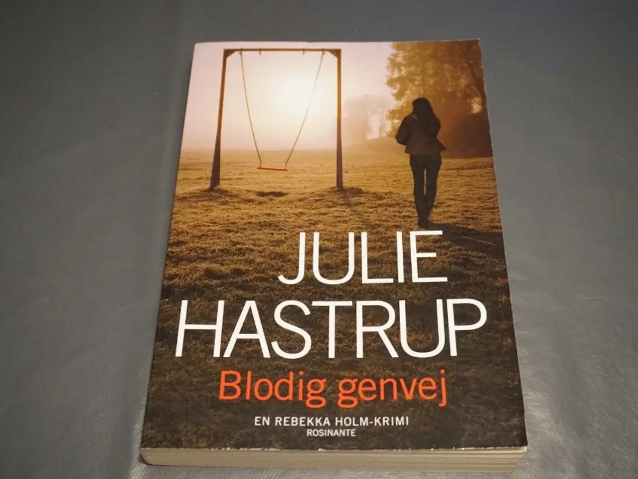 Billede 1 - Blodig genvej, Julie Hastrup