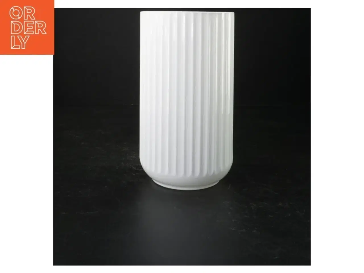 Billede 1 - Hvid porcelænsvase fra Lyngby (str. 20 cm)