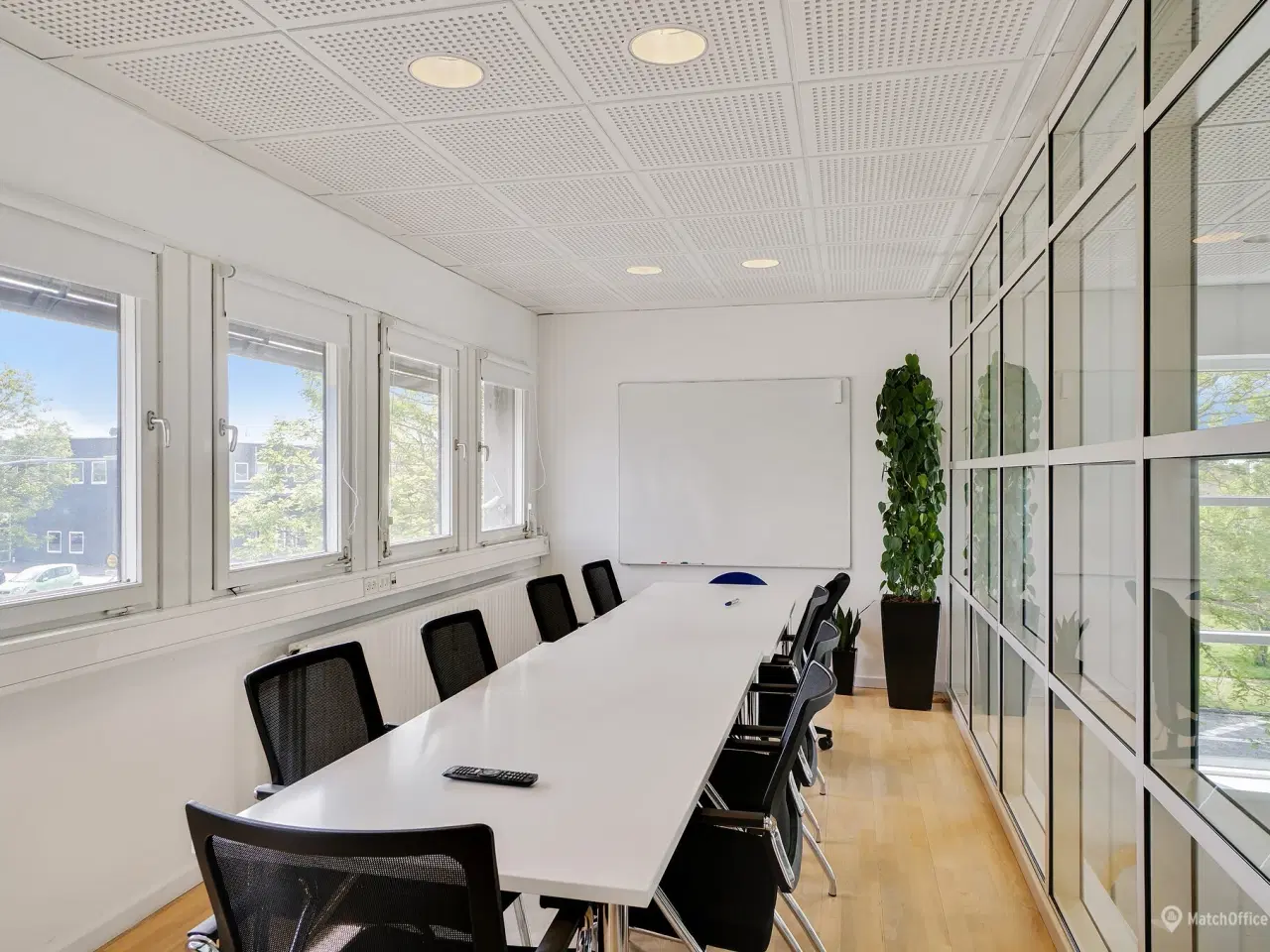 Billede 10 - Attraktiv møbleret kontor med gratis parkering og alt inklusiv - 1-10 prs kontorer!