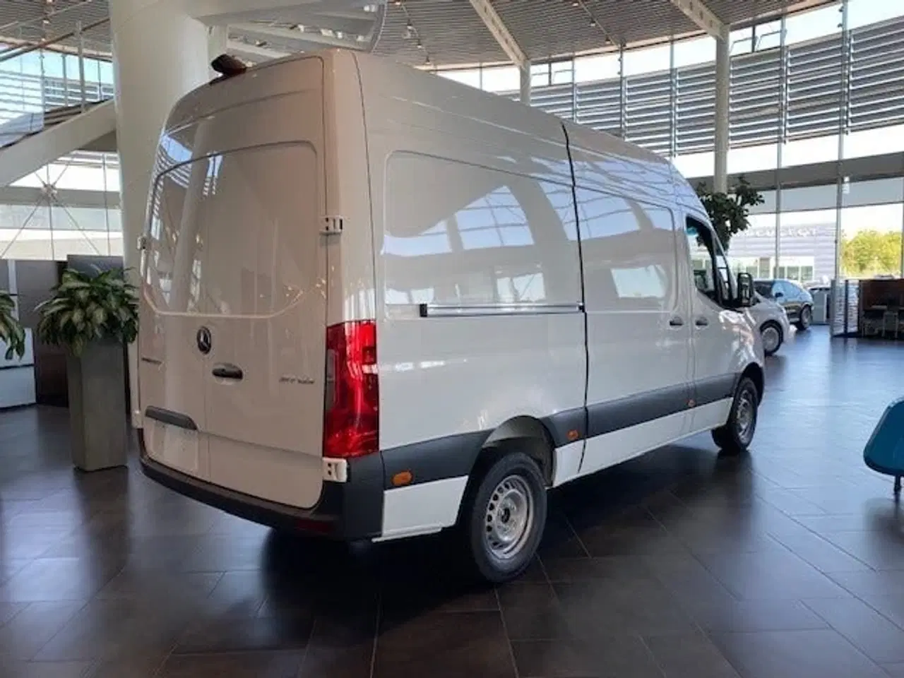 Billede 2 - Mercedes Sprinter 317 2,0 CDi A2 Kassevogn aut. RWD