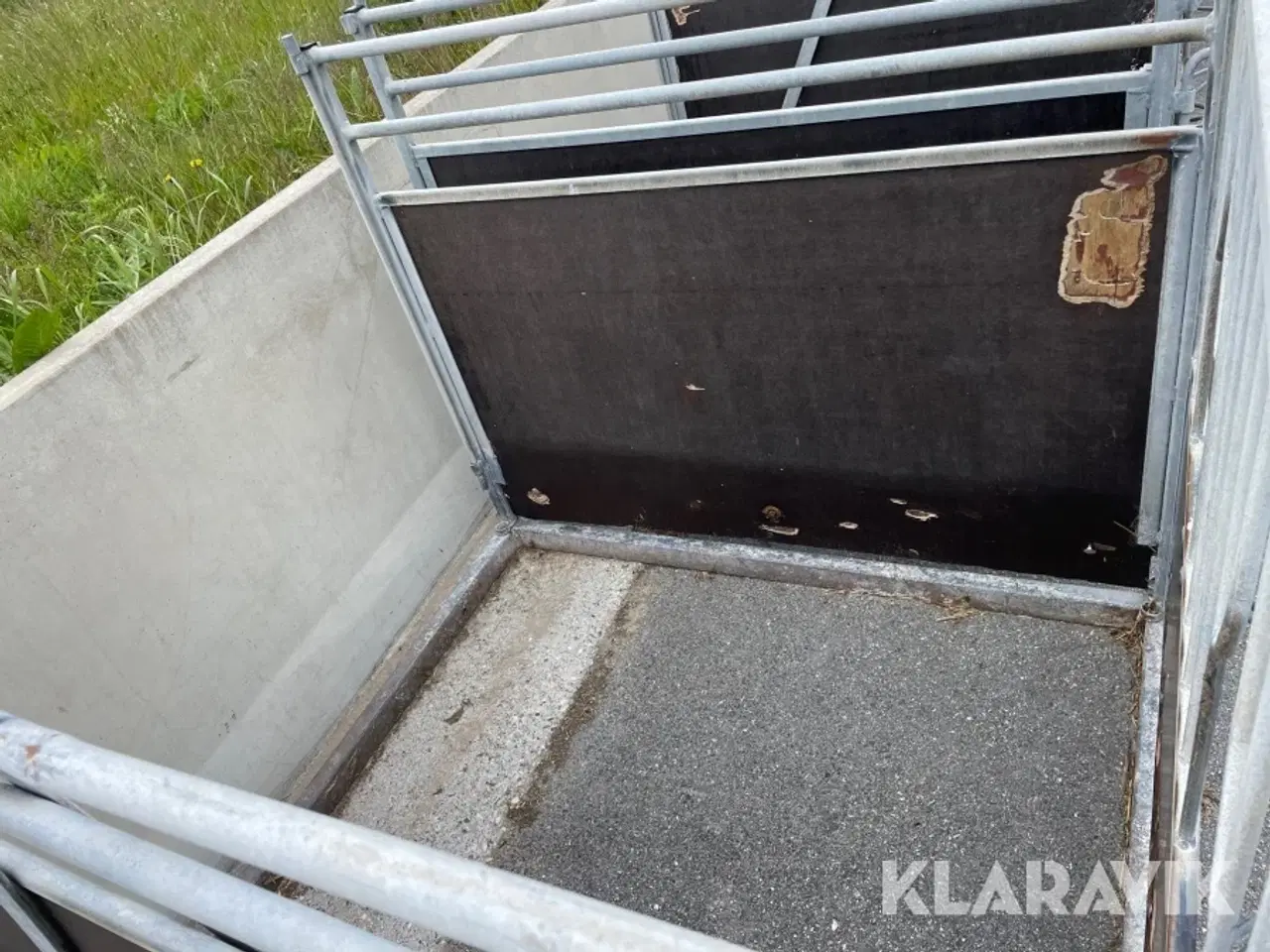 Billede 10 - Kalvebokse 9 styk Fremtidens stald inventar