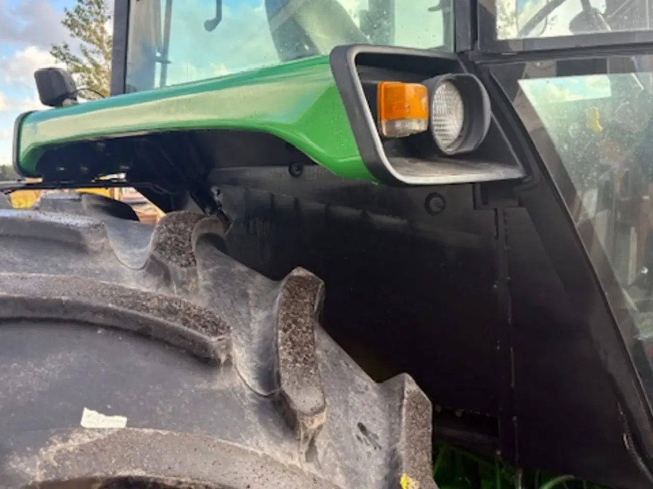 Billede 13 - John Deere 4755 MED FRONTLIFT, LUFTANLÆG, NYE DÆK FOR
