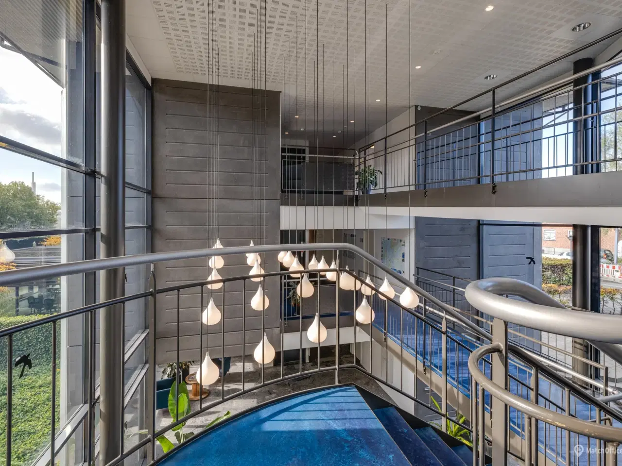 Billede 2 - Kontorhotel med gode fælles faciliteter på Tørringvej 7. 2610 Rødovre. Egne aflukkede kontorer med udsyn til fællesområder.