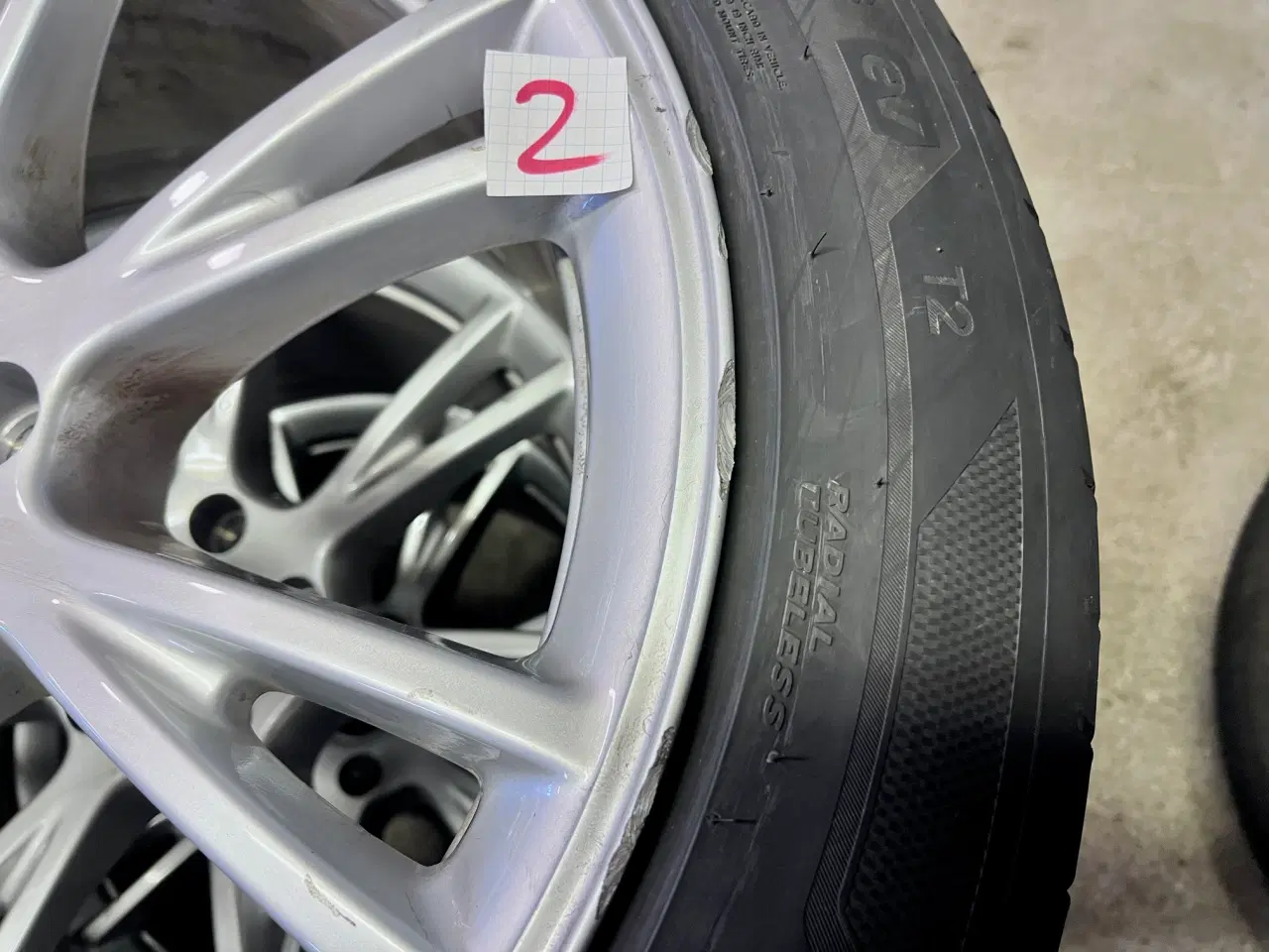 Billede 5 - Originale 19" Gemini fælge med dæk - Tesla Model Y