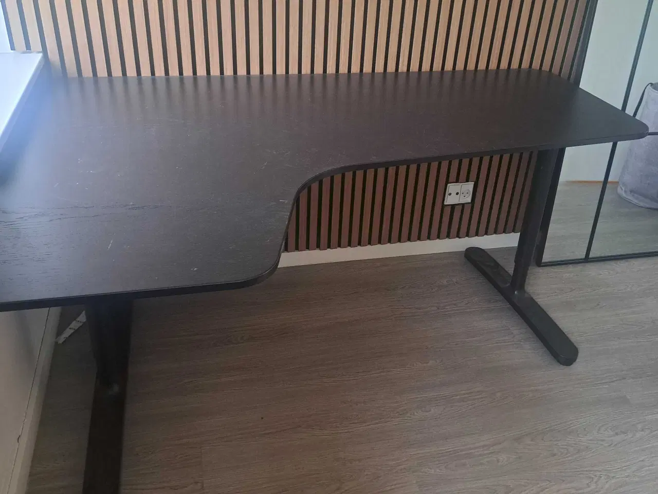 Billede 1 - Skrivebord i sort 