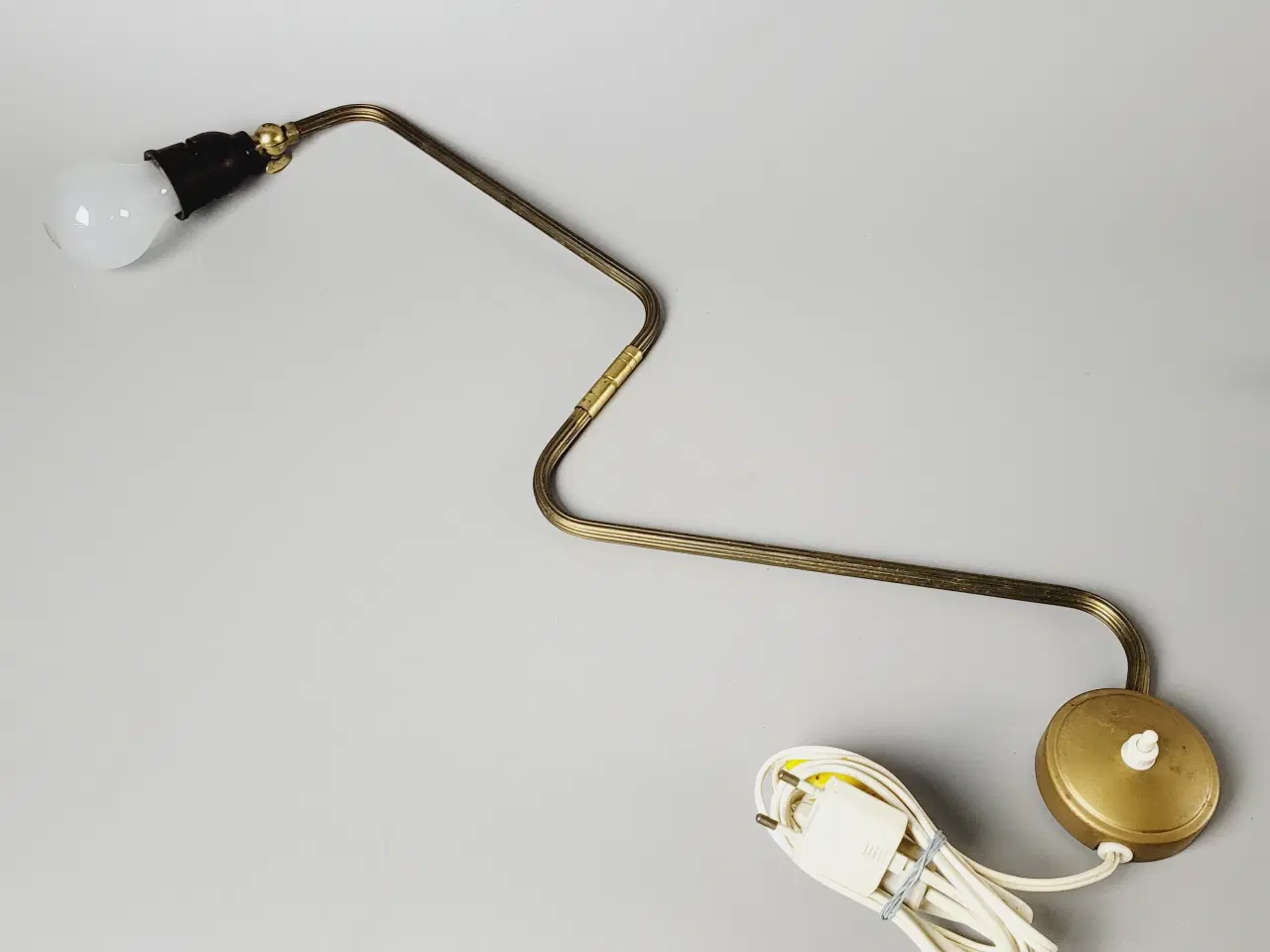 Billede 1 - ⭐️· Vintage Væglampe / Udtrækslampe af E.S. Horn -