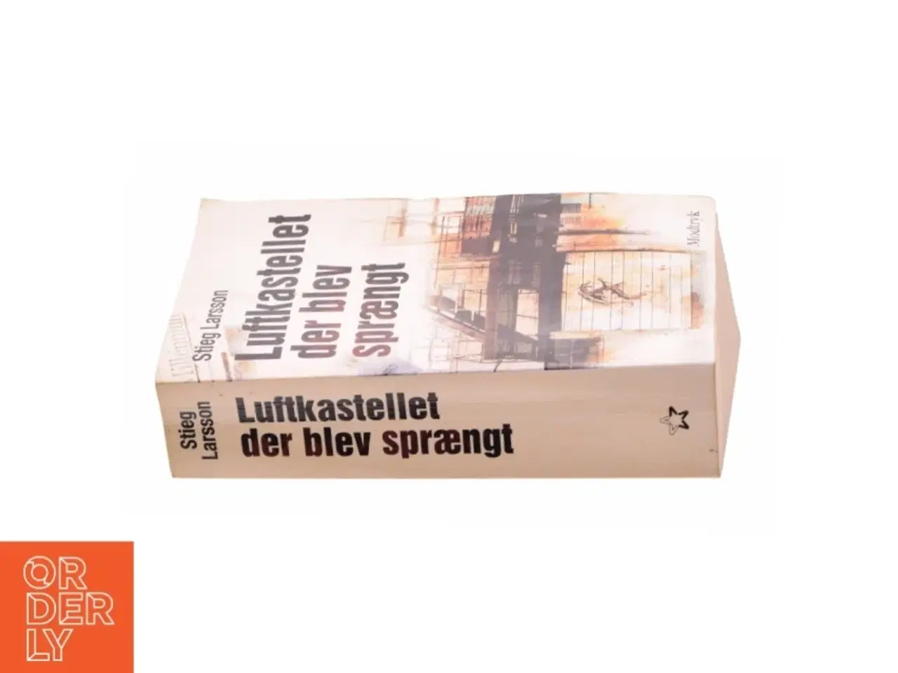 Billede 2 - Luftkastellet Der Blev Spraengt (af Stieg Larsson) [Imported] [Paperback] (Danish) (Millennium, 3. Bind) af Stieg Larsson (Bog)
