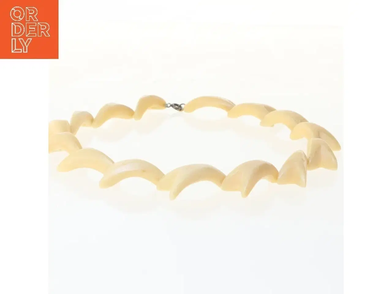 Billede 2 - Halskæde med ben perler (str. 40 cm)