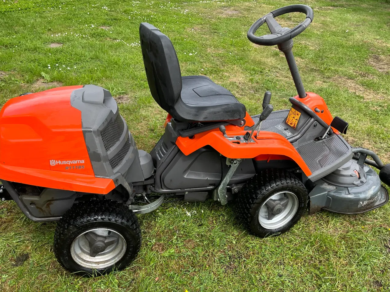 Billede 1 - Græsslåmaskine Husqvarna R111B5