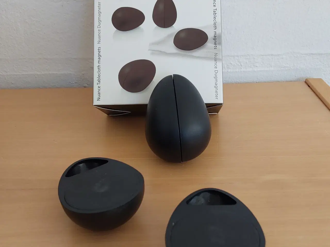 Billede 4 - Magneter til dug. Holder på dugen. Nuance.