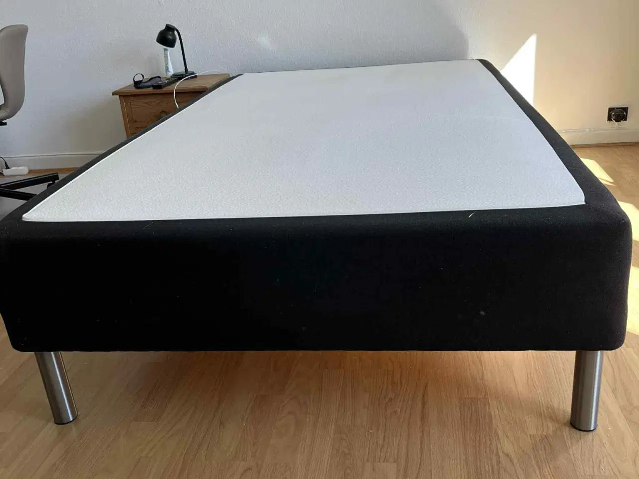 Billede 3 - Seng, Boxmadras, Fast (210 cm x 120 cm)