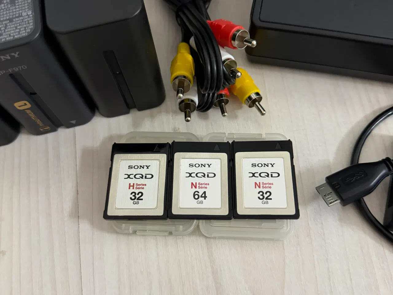 Billede 7 - Sony FDR-AX1 4K Camcorder – Kun 51 timer – Komplet