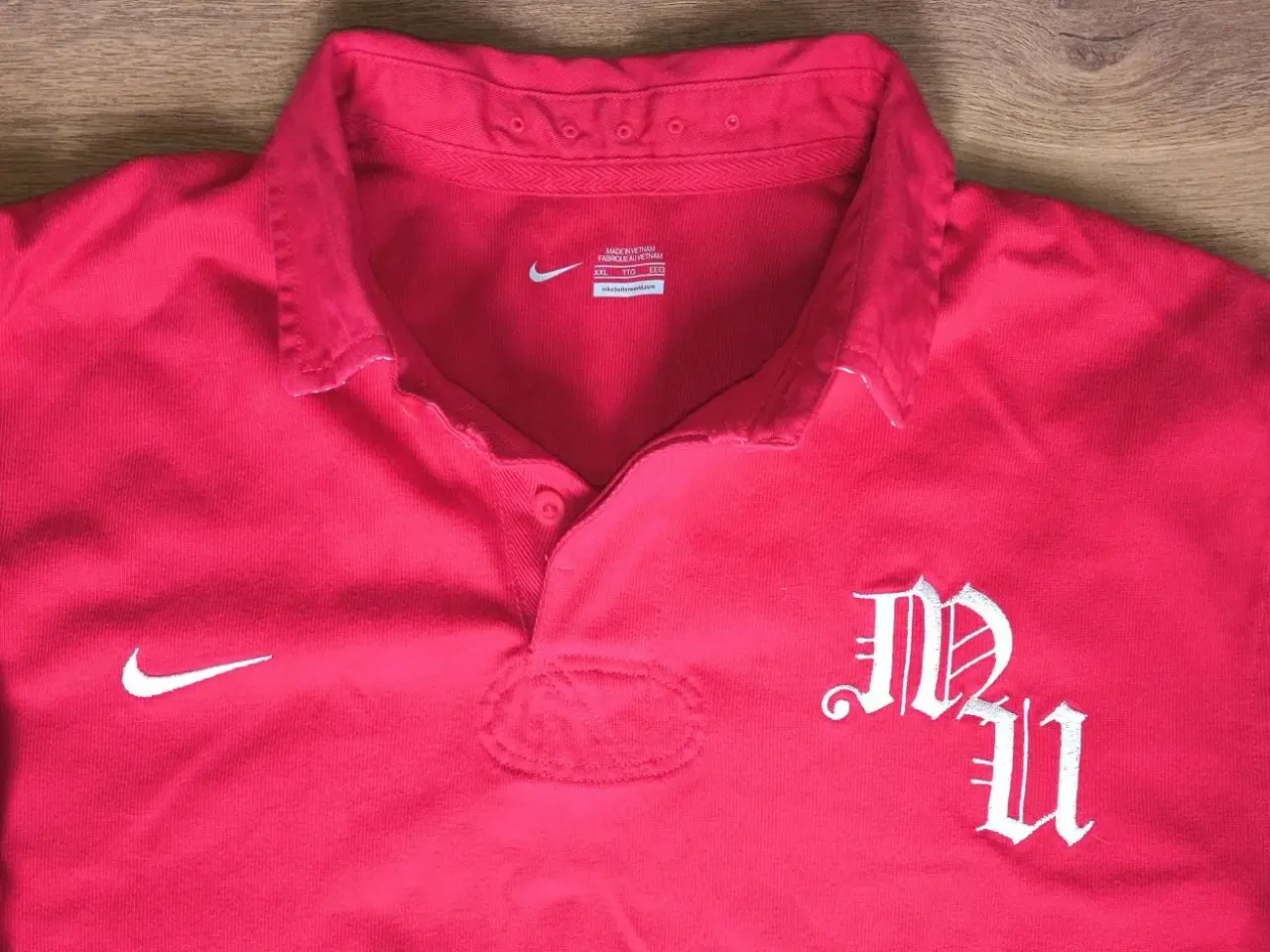 Billede 2 - MAN U DAVID BECKHAM POLOSWEAT, XXL OG 2 BØGER