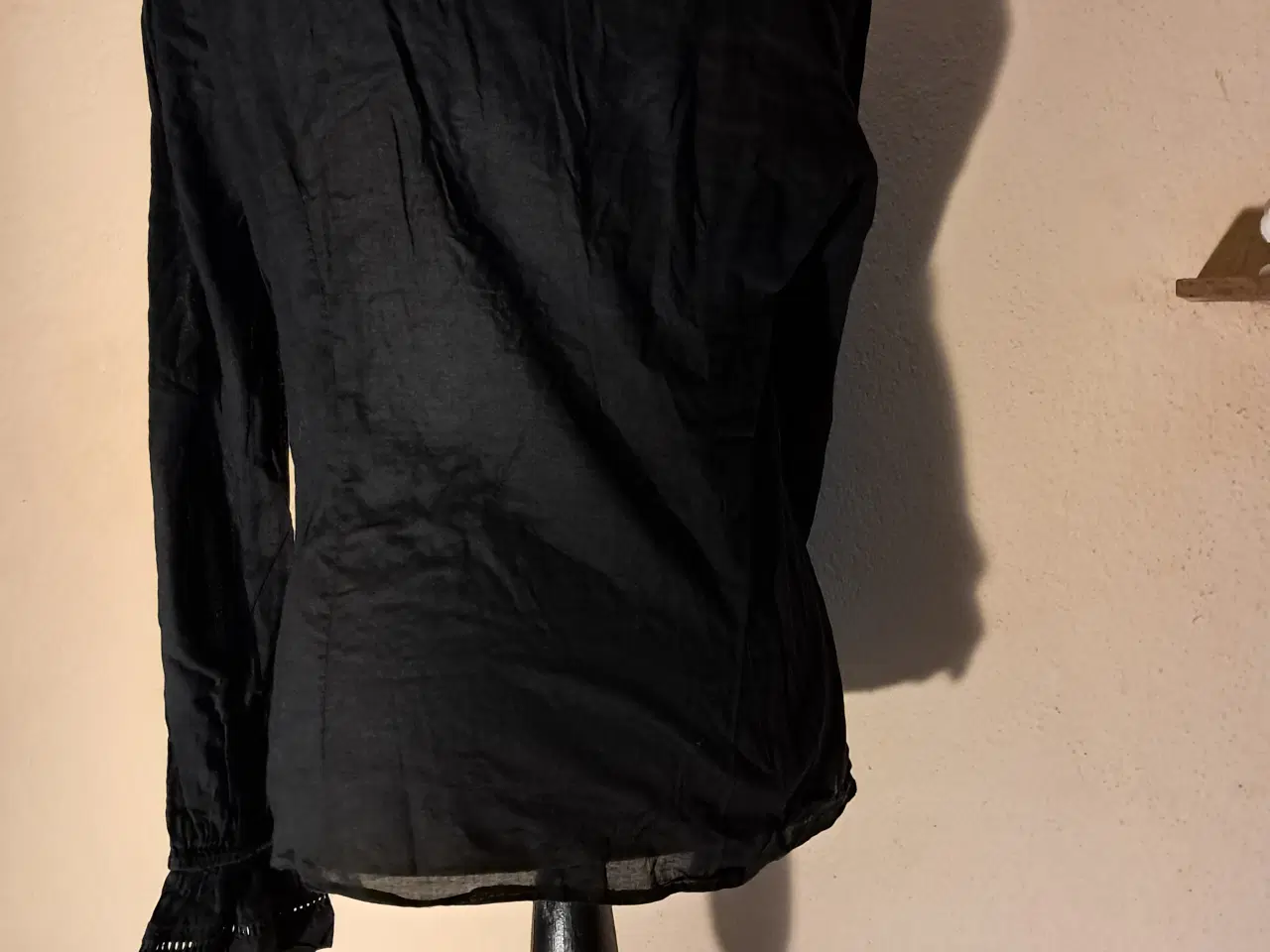 Billede 3 - OXMO str. M bluse