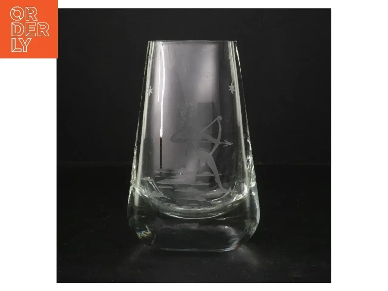 Billede 1 - Glasvase med dekoration (str. 18 cm)