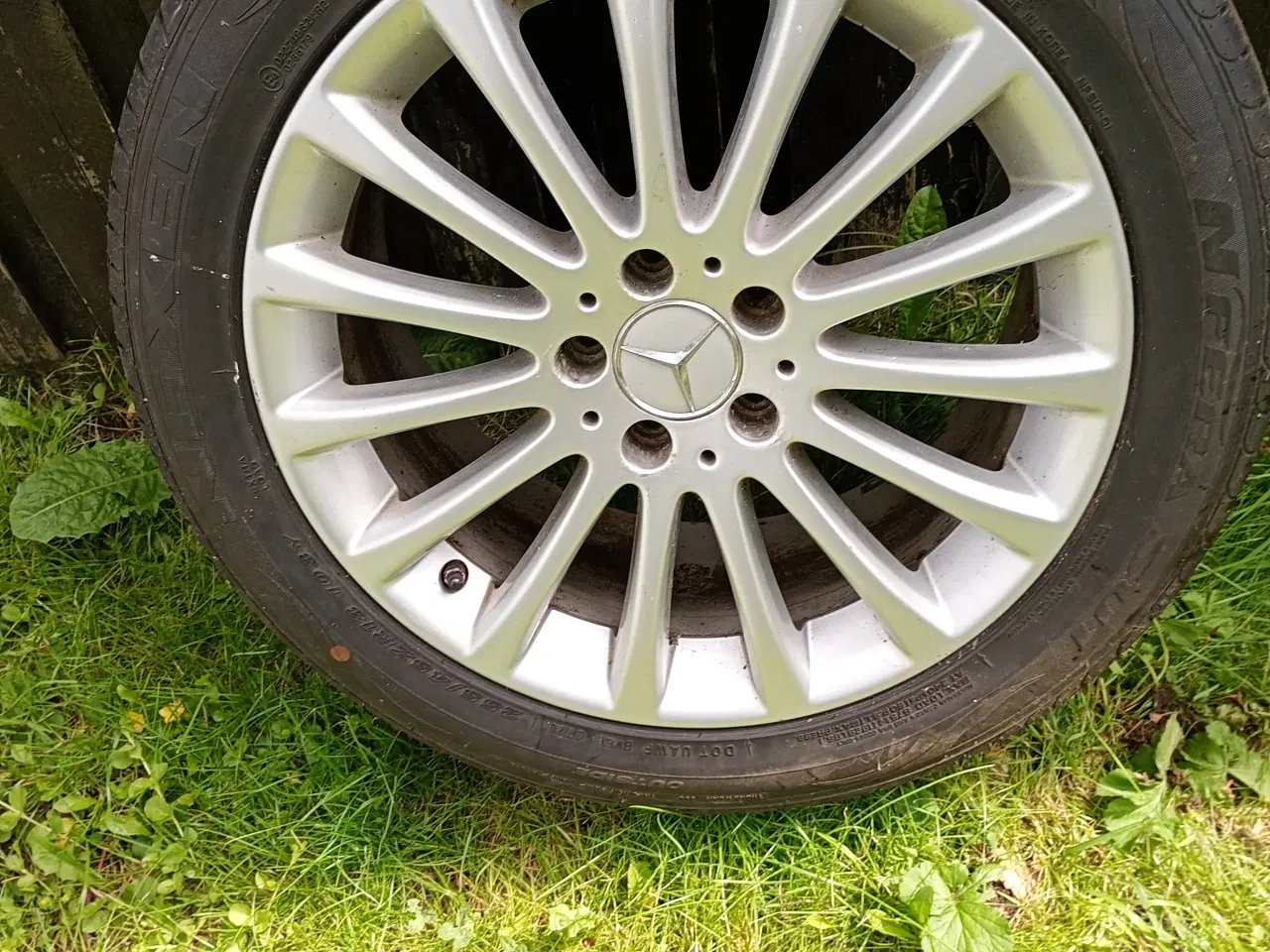 Billede 2 - Mercedes fælge med dæk
