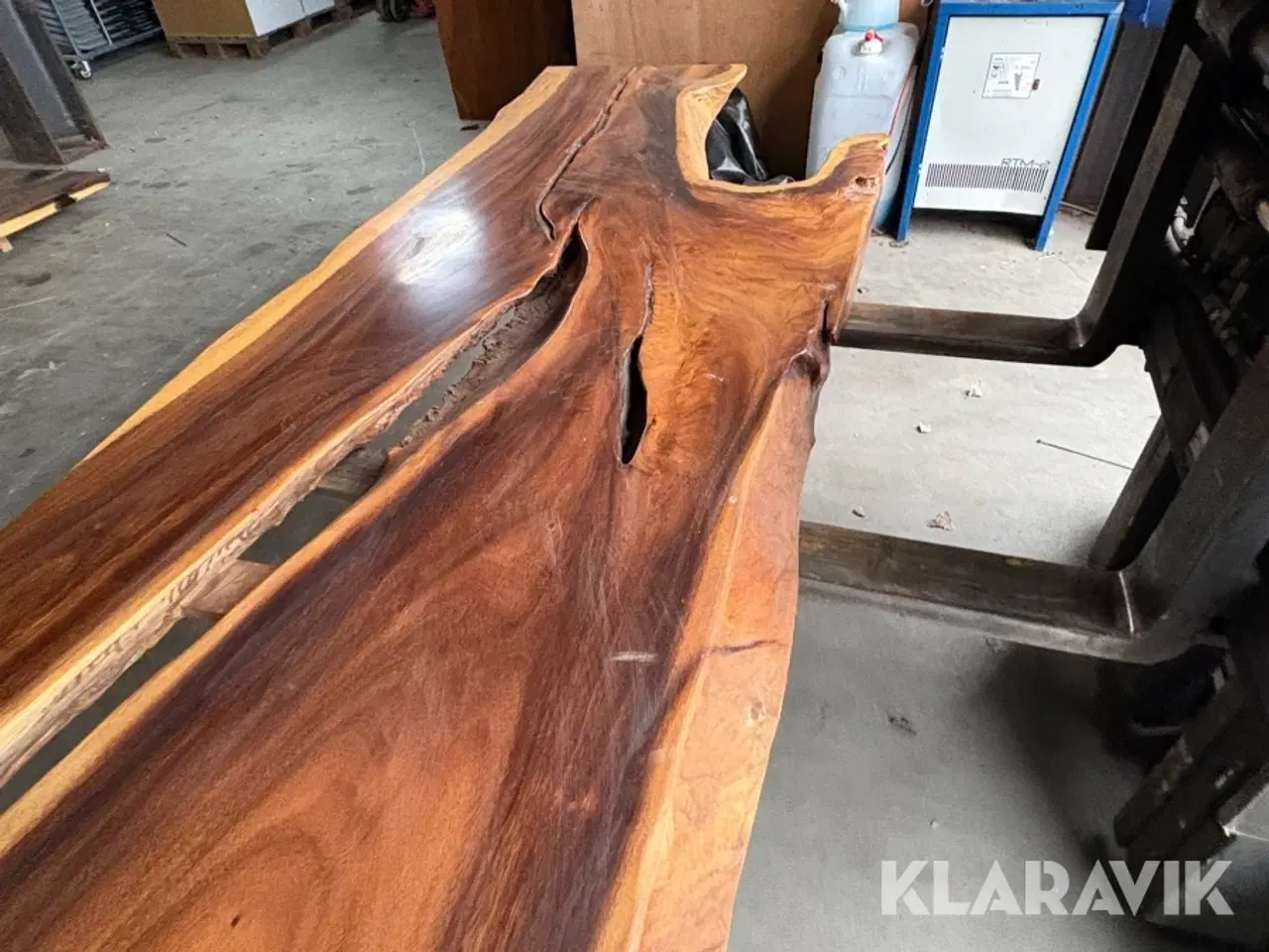 Billede 9 - Plankebordplade akacie lakeret 1 hel planke