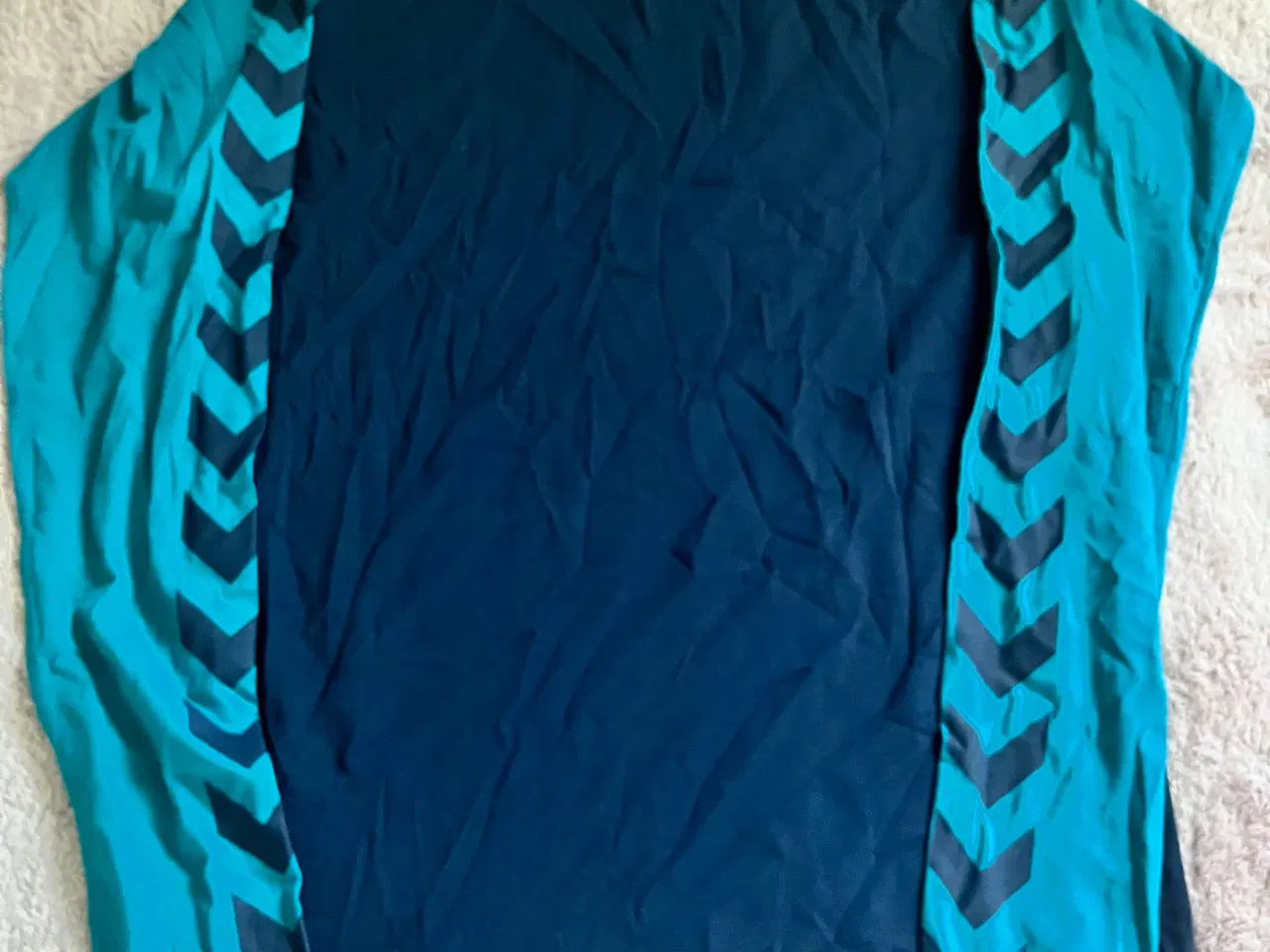 Billede 2 - Bluse fra Hummel