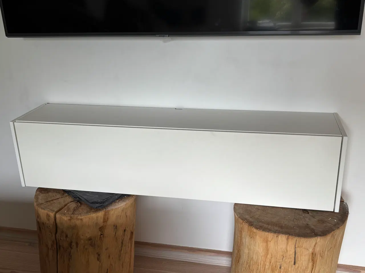 Billede 1 - Hvid TV skænk