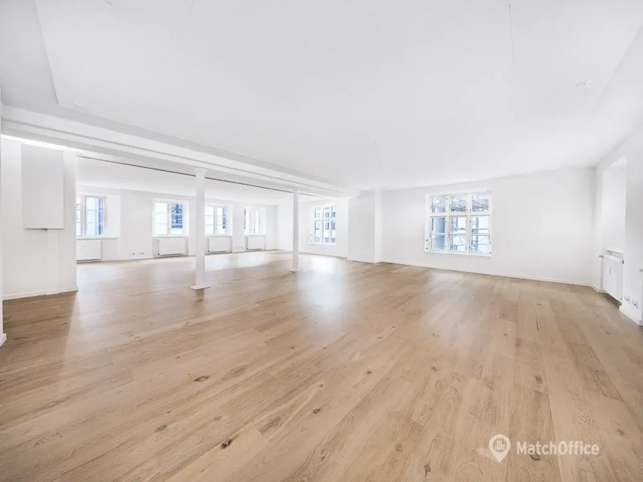 Billede 1 - Kontorlokale i hyggelige Sankt Annæ Passage