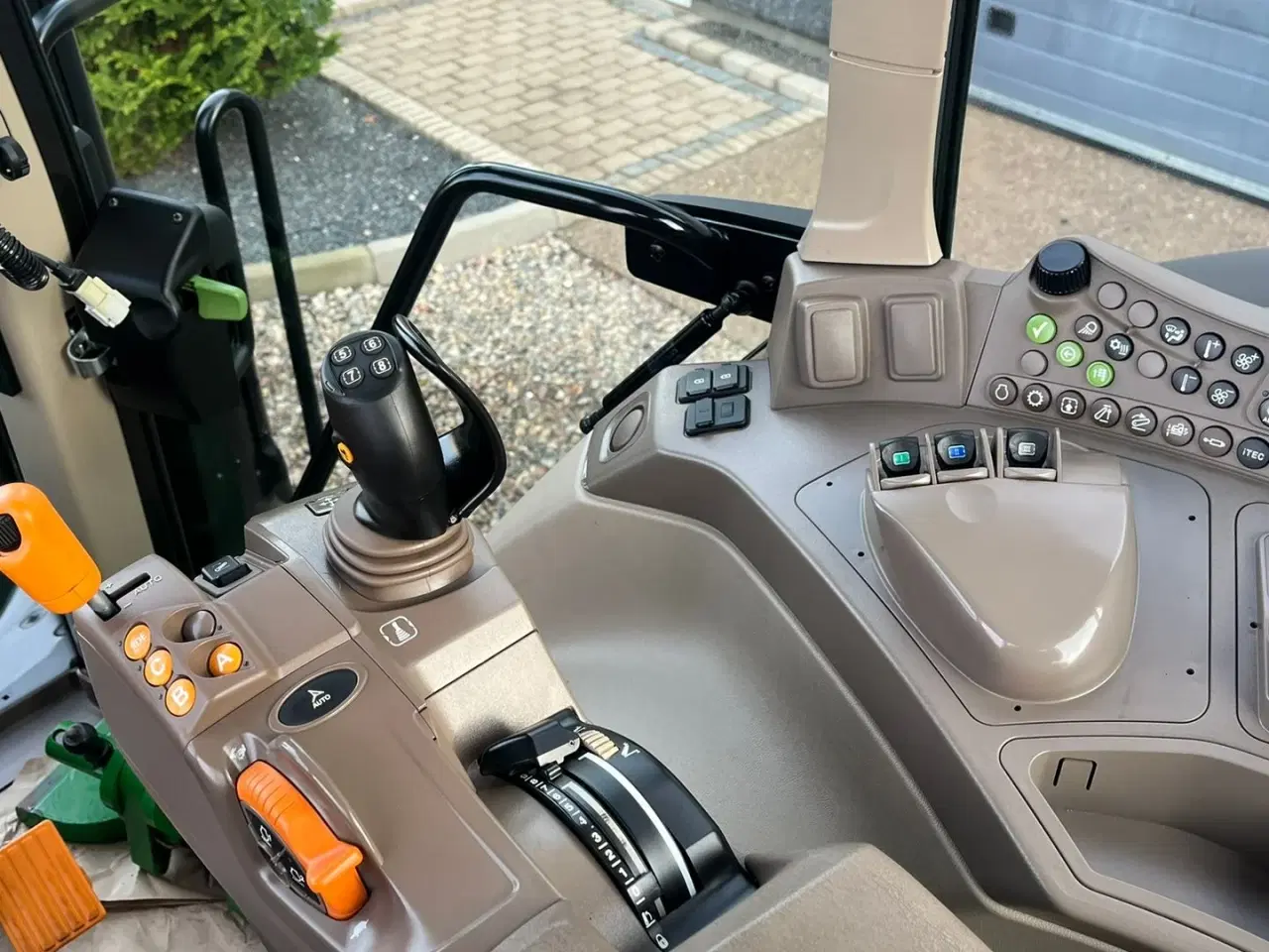 Billede 7 - John Deere 6155M KUN 980 timer, med frontlift og evt. GPS