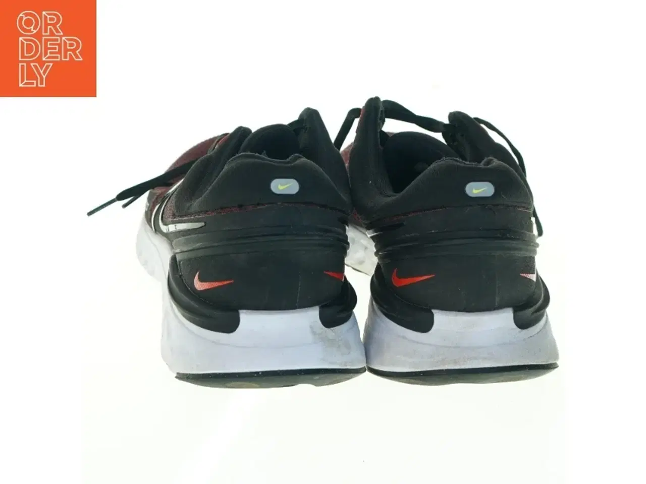 Billede 3 - Brugte løbesko fra Nike (str. 46)